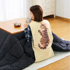 フェリシモ猫部、背負う防寒具「あったかおんぶ猫ねこ」を発売 画像