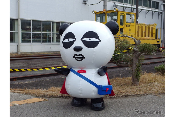 上野動物園の双子パンダ、京成電車のヘッドマークに…5編成が勢ぞろい