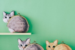 「なでなでしてニャ 猫のおしりのがま口ポーチ」を発売…フェリシモ 画像