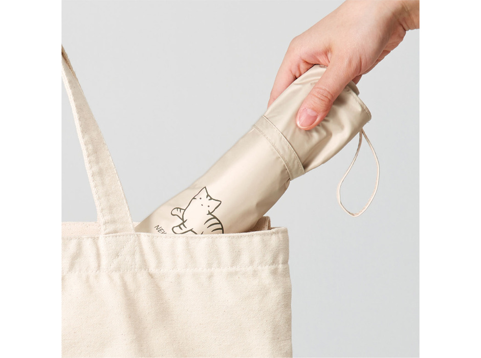 フェリシモ、「UVカットおまかせニャ キジトラ猫さんの晴雨兼用傘」を発売