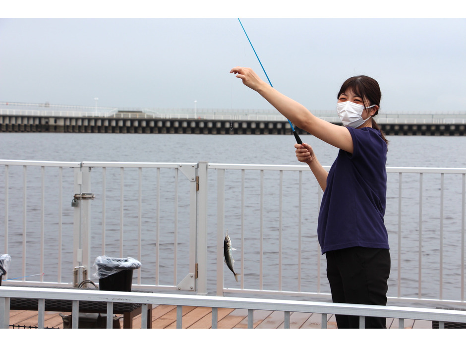 桟橋の上からいけすの魚を釣ることができる「フィッシャーマンズオアシス」