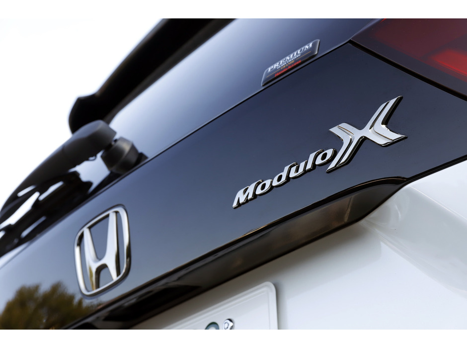 Honda フィット e: HEV Modulo X