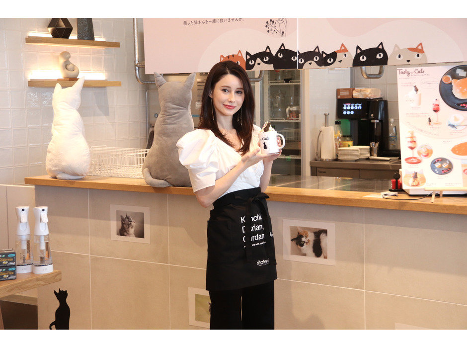 “ねこがいないねこカフェ”「Tasty for Cats」のアンバサダーに就任した、ダレノガレ明美さん