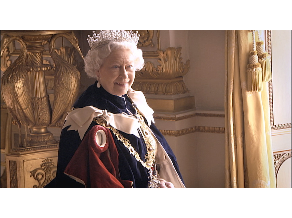 『エリザベス　女王陛下の微笑み』©️ Elizabeth Productions Limited 2021