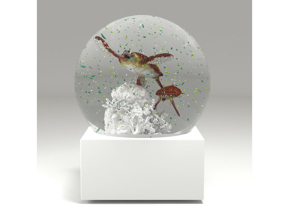 『Microplastic Globe（スノードームになった未来の海）』アオウミガメ