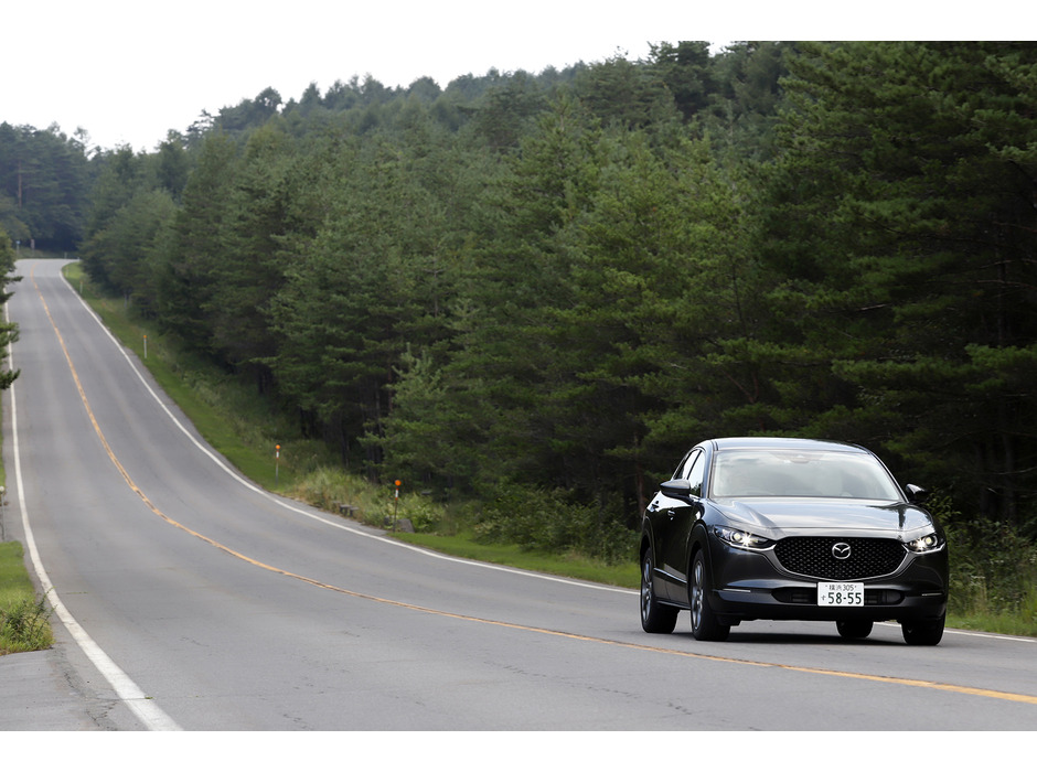 長野県と群馬県をつなぐ自動車専用道路道路、「鬼出しハイウェー」。浅間山の麓を爽快にドライブ