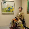 「美術のなかのどうぶつたち」にて、介助犬使用者の絵画を展示